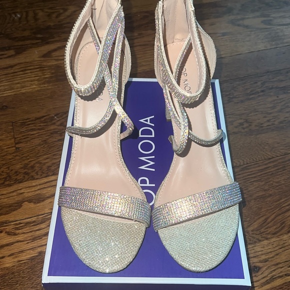 Bedazzled women’s size 9 heels - Picture 1 of 5